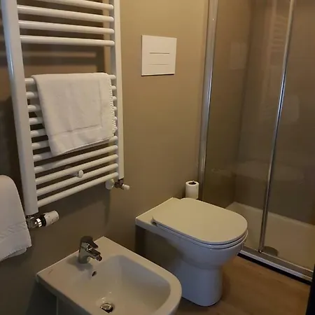 La Casa Del Lago B&B 시르미오네